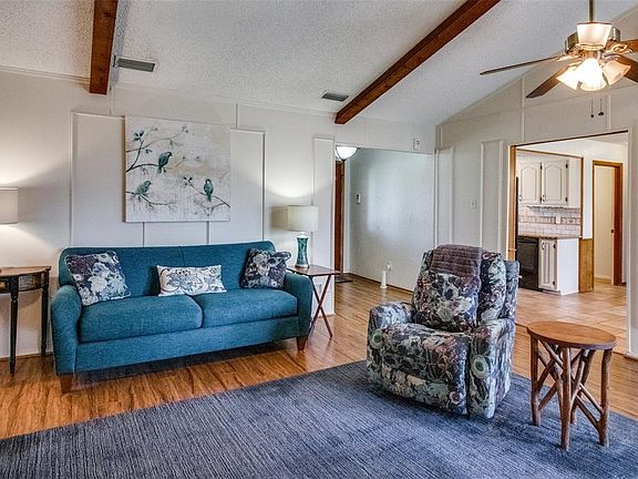 4th image of 627 Heritage Hill Dr