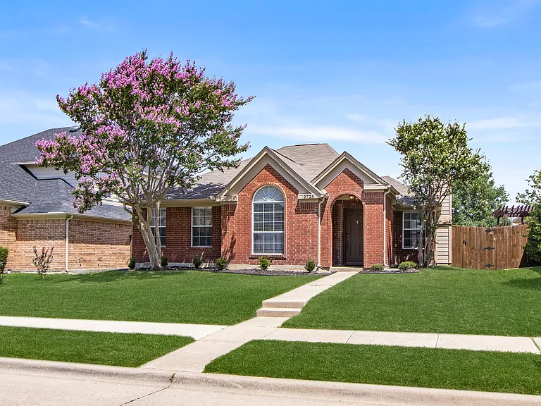 9724 Preston Vineyard Dr — Photo 2