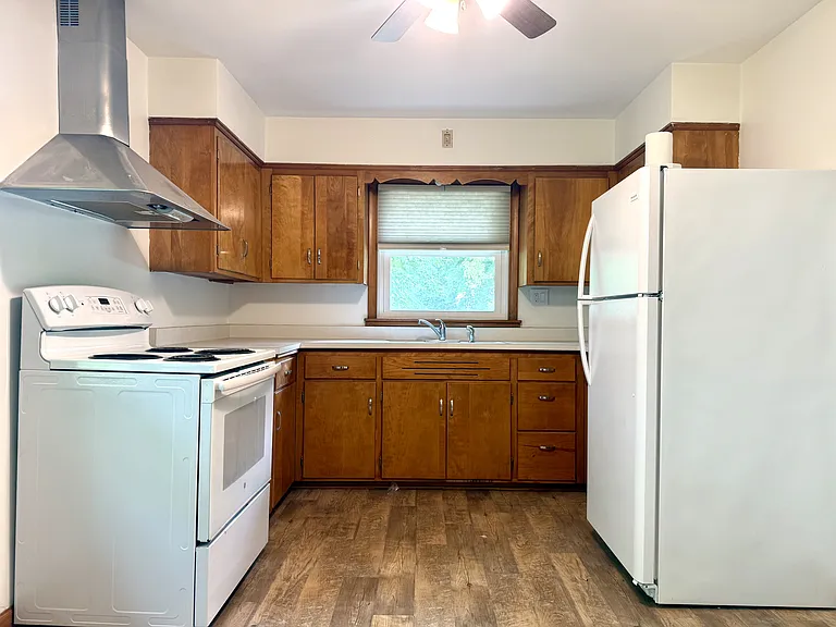 102 Harrison Ave — Photo 4