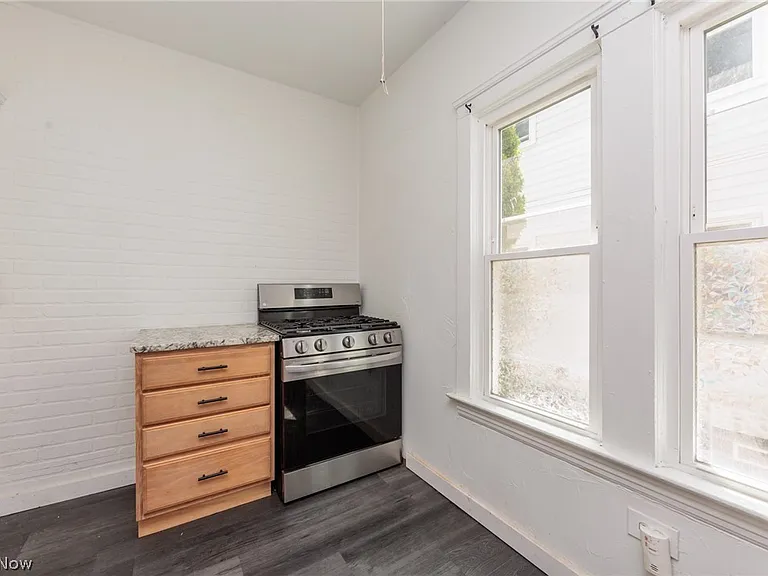 2035 Chesterland Ave #DOWN — Photo 25