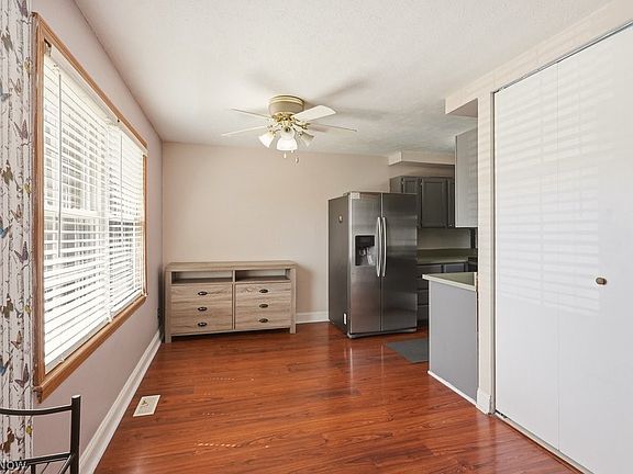 5th image of 1156 N Carpenter Rd