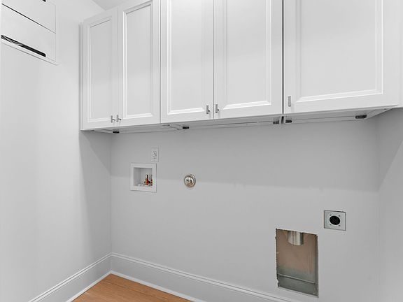 5th image of 2209 Paul W Bryant Dr