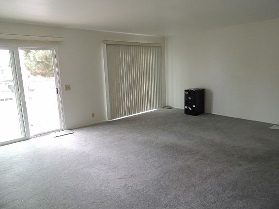 Bonus Room/Wet bar/Balcony