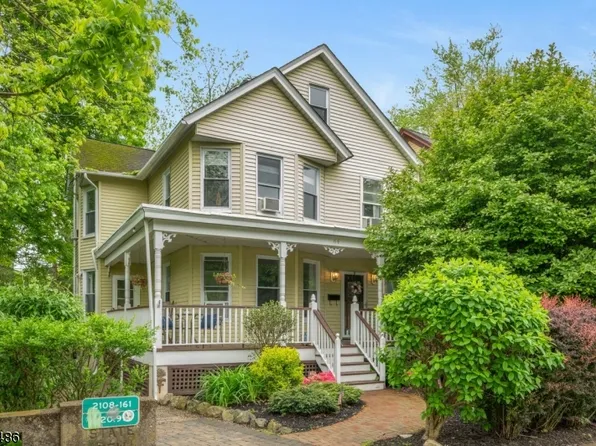 64 Main St, Hackettstown Town, NJ 07840