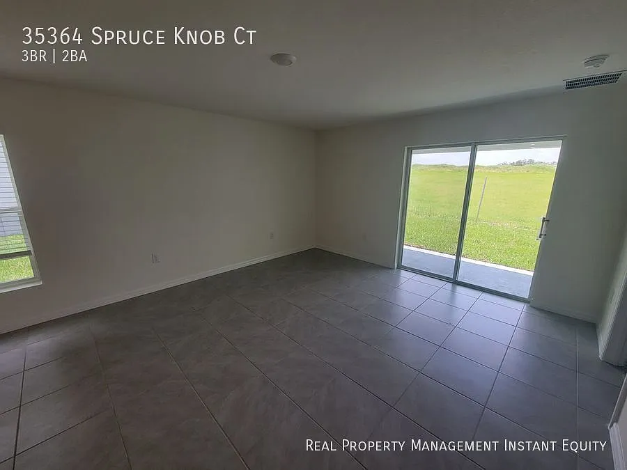 Beautiful Brand New Dade City Home — Photo 4