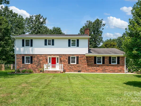 4121 Dover St, Claremont, NC 28610