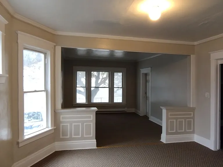 2128 Genesee St — Photo 31