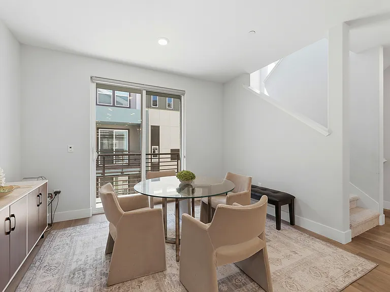 569 Yale Way — Photo 12