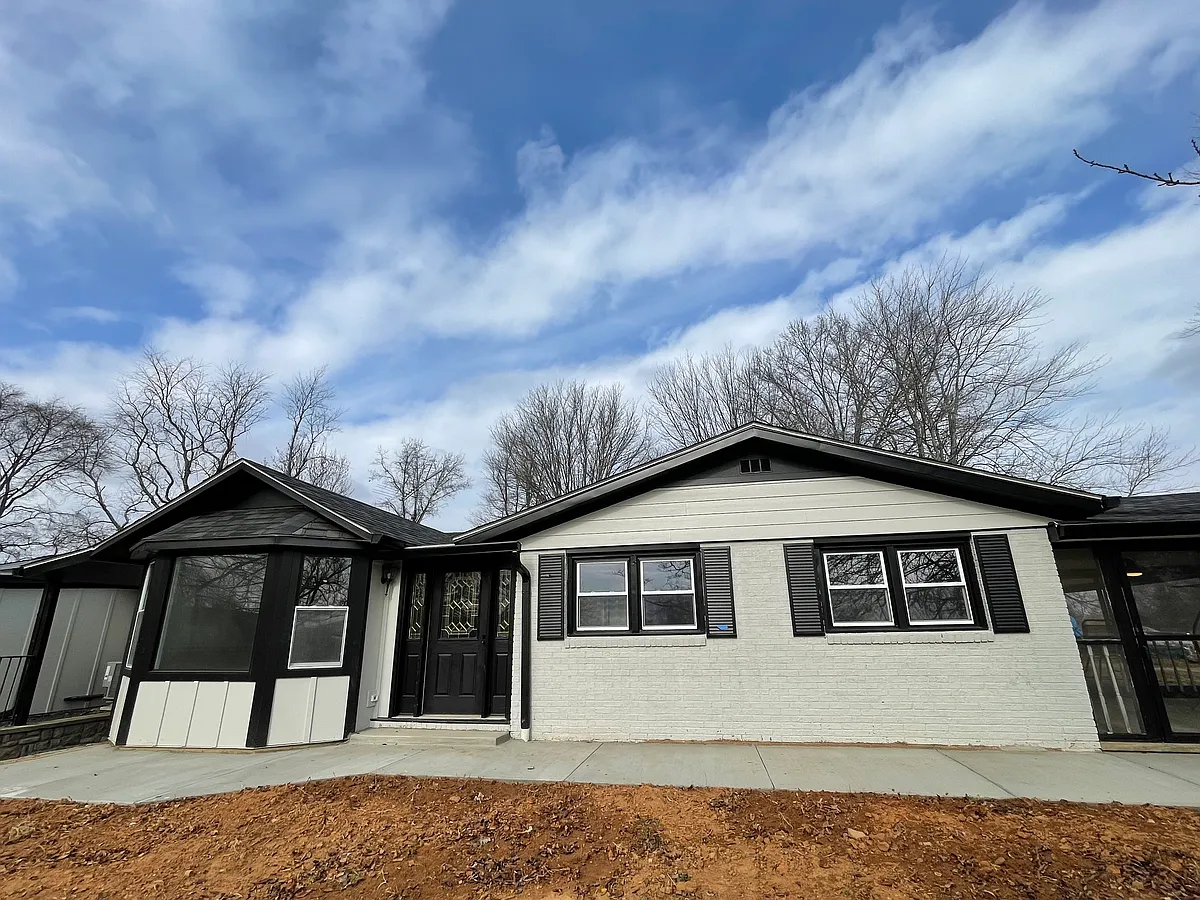 Front of the Property - 4861 Winchester Rd #1A
