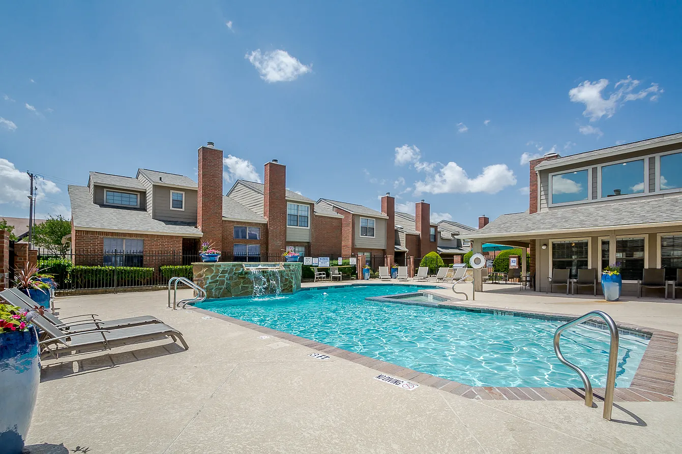 Amberly Village Townhomes — Photo 3