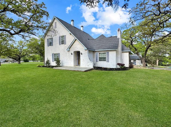 1205 Forest Ridge Dr, Bedford, TX 76022