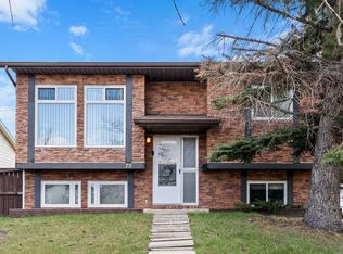 75 E Bedford Dr NE, Calgary, AB T3K 2N9