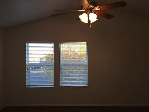 2002 SW Canyon Dr #15 — Photo 12