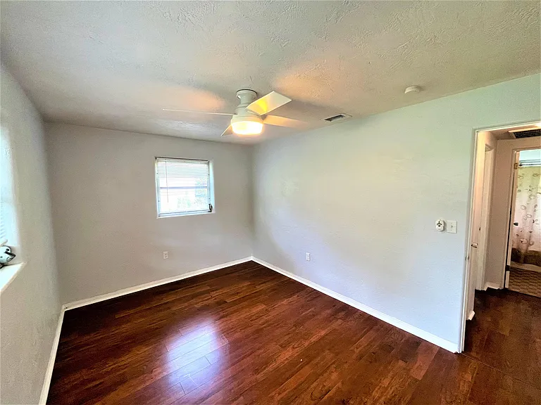305 Trudgeon Dr — Photo 14