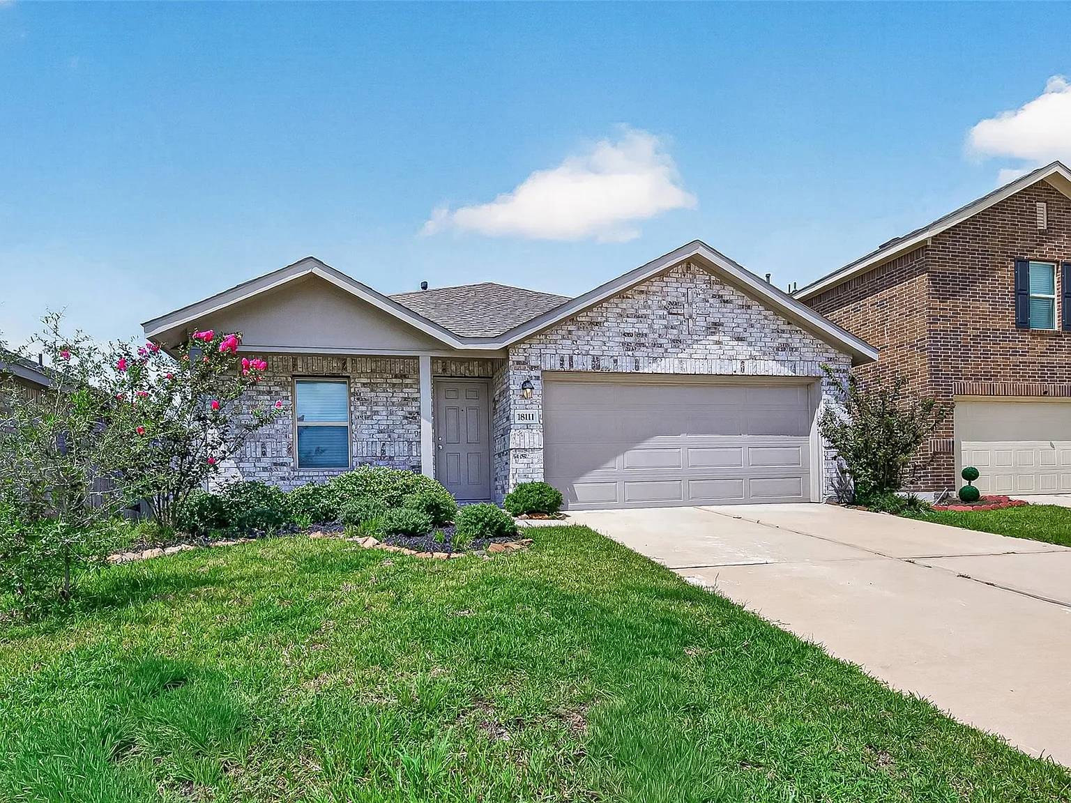 3 bed, 2.0 bath, 1522 sqft, $1,899 — Photo 2