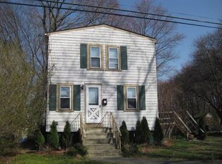 52 Walnut Glen Dr, Warwick, RI 02886