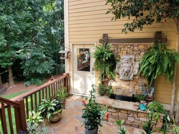 1435 Hedgewood Ln NW, Kennesaw, GA 30152