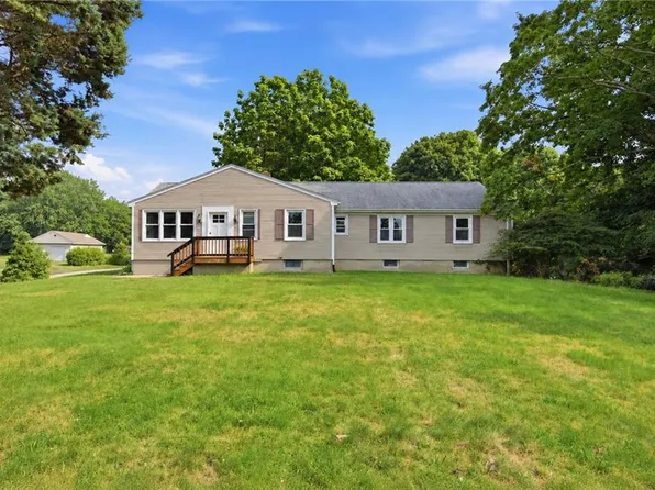 3 Wabasso Ter, Newport, RI 02842