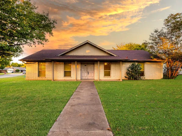 1307 Glassboro Cir, Arlington, TX 76015