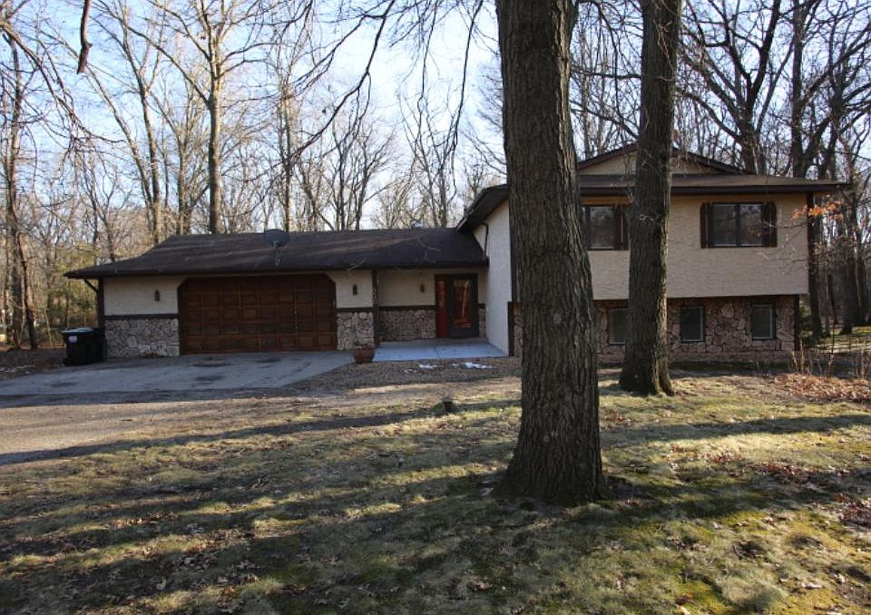 1st image of 930 Lois Ln