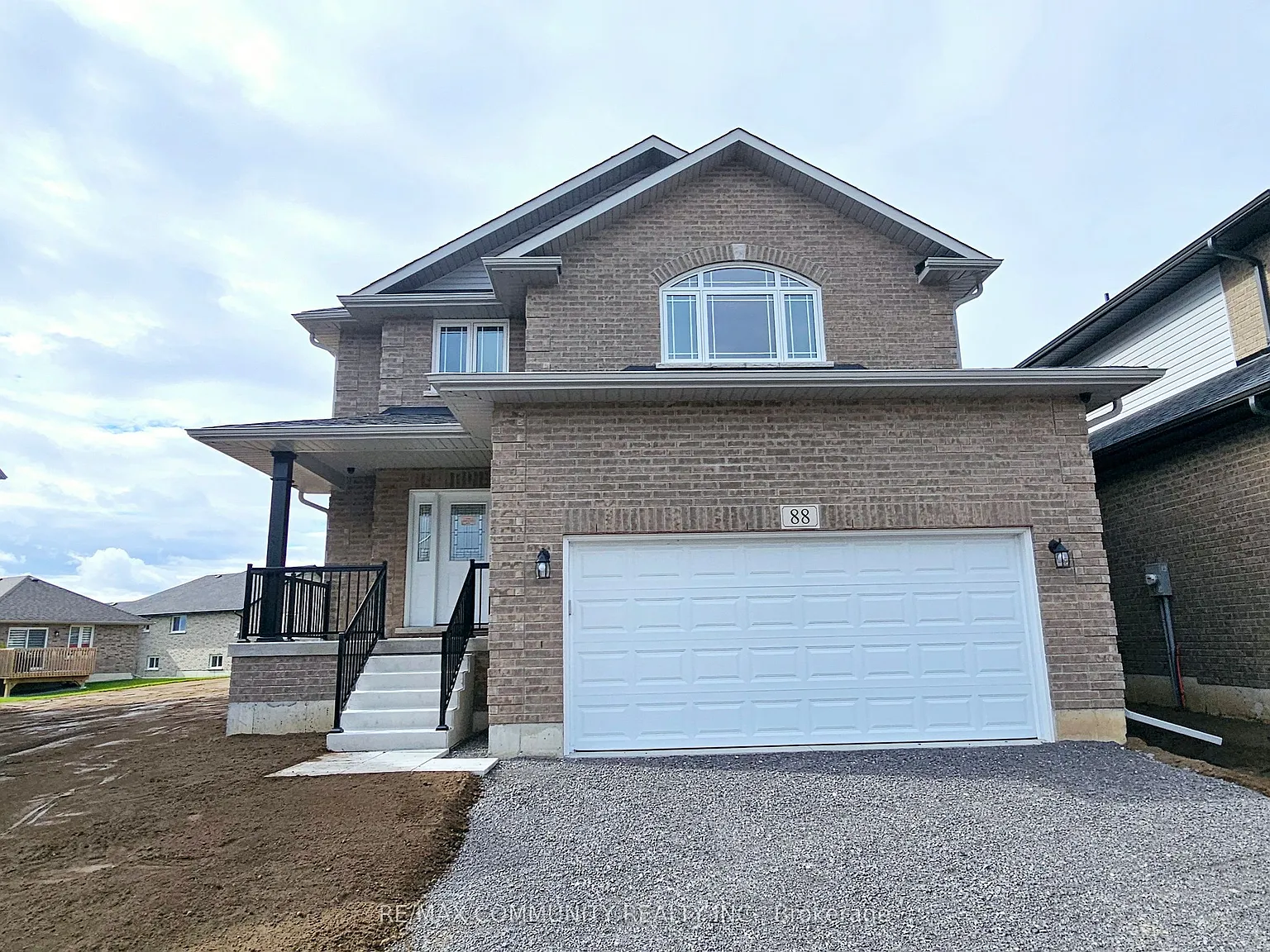 5 bed, $3,250 — Photo 2