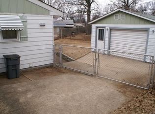 9733 Harold Dr, Saint Louis, MO 63134