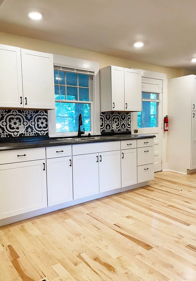 207 South Union St — Photo 2