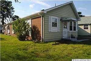 2nd image of 14 Moccasin Ct