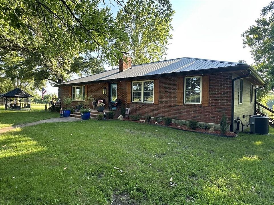 1st image of 32240 Rockville Rd