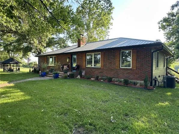 32240 Rockville Rd, Louisburg, KS 66053