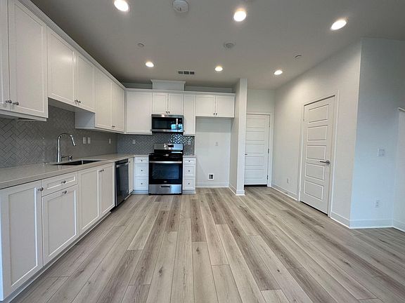 2nd image of 4041 Peony Paseo Unit 40
