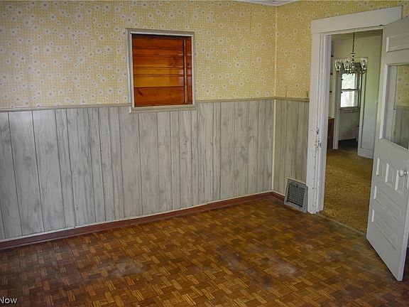 4th image of 128 Vermont Ave NW