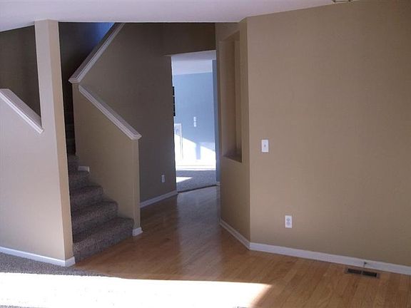 3rd image of 1921 Savannah Ln