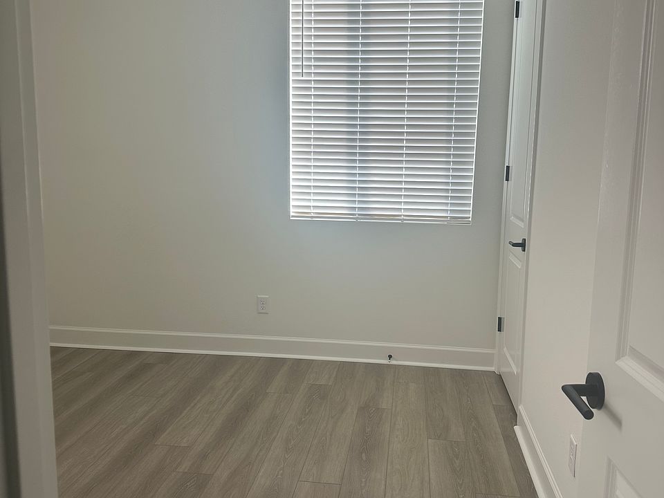 1st image of 484 San Lorenzo Rd