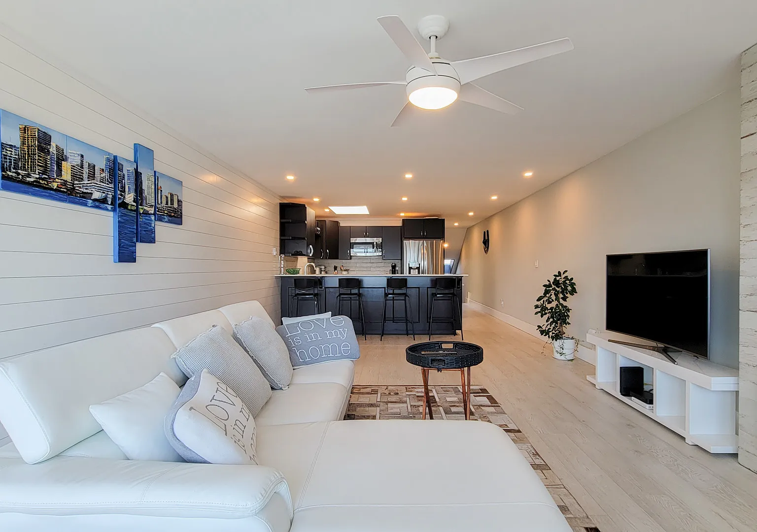 1 bed, 1100 sqft, $2,800 — Photo 2