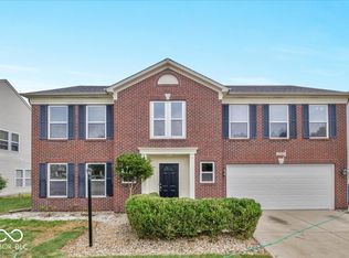 13763 Meadow Lake Dr, Fishers, IN 46038