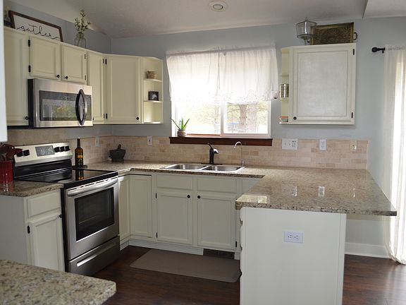 2nd image of 17314 W Boone Ave