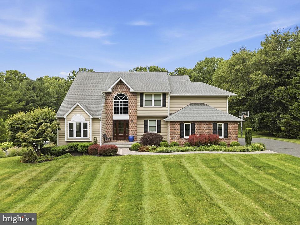 1st image of 2713 Meadow Tree Dr