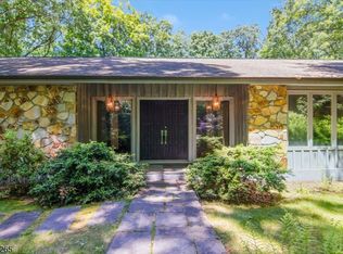 6 Green Hills Rd, Mendham Twp., NJ 07945