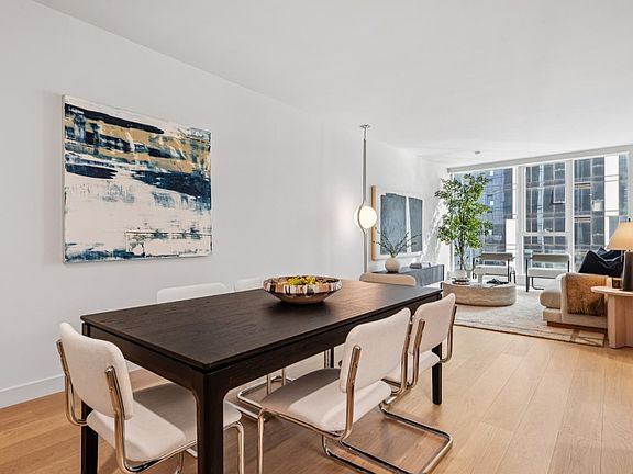 5th image of 188 W Saint James St Unit 11311