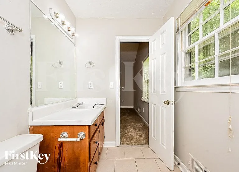 1247 Mountain Dr NE — Photo 8