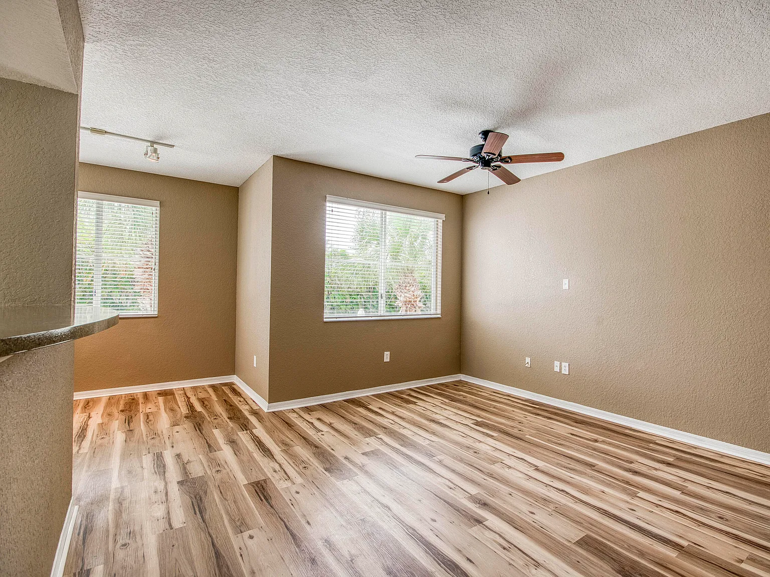 2 bed, 2.0 bath, 1309 sqft, $2,700 — Photo 4