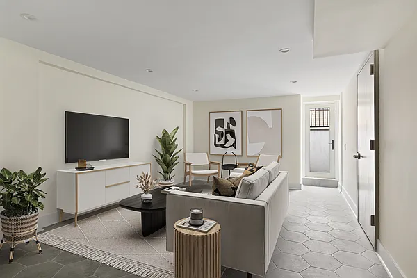 Sold by Compass | media 5