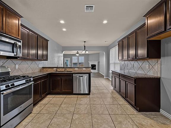 5th image of 11309 NW 94th St