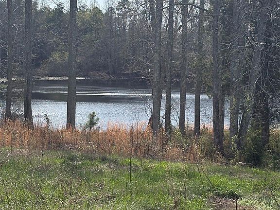 5th image of 560 Fayette Rd