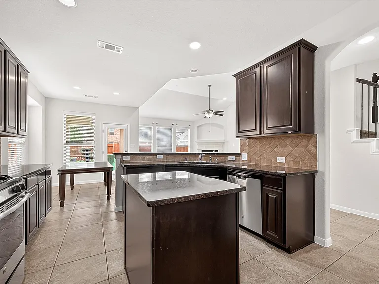 17415 Sandalisle Ln — Photo 17