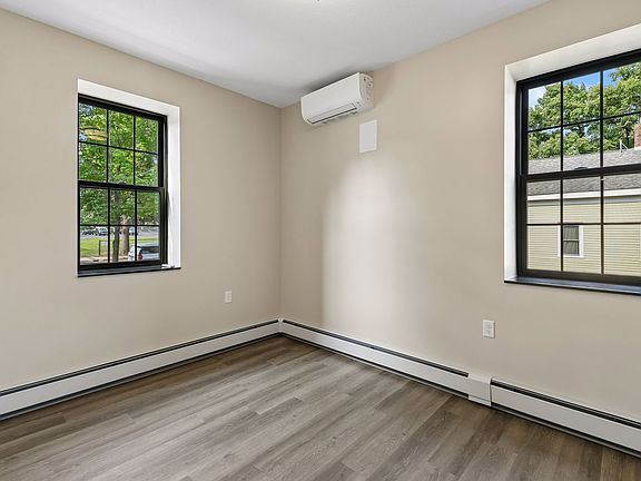 5th image of 321 6th St E Unit 5
