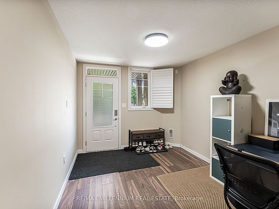 3rd image of 18 Whaley Ln