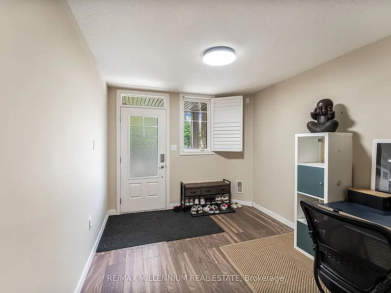 18 Whaley Ln — Photo 3