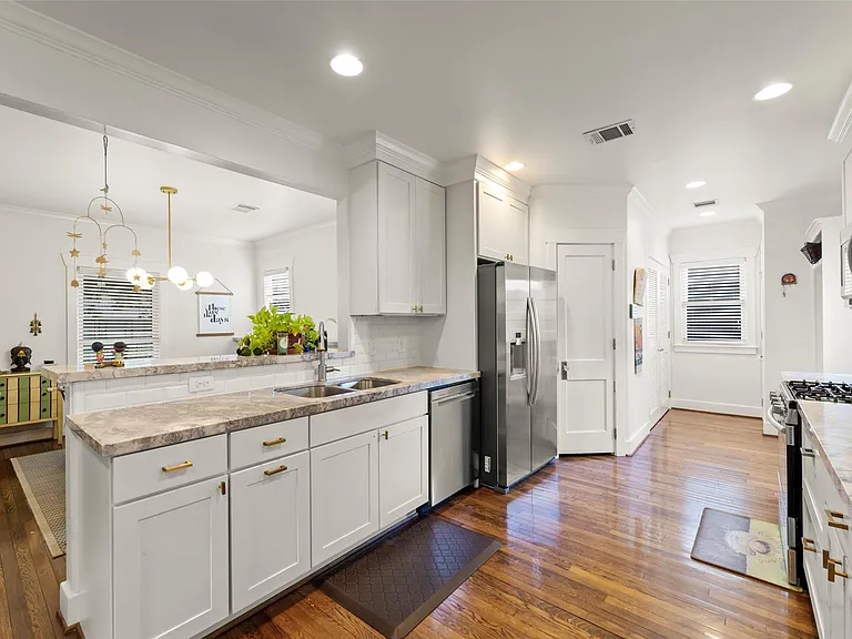 817 Gale St — Photo 16
